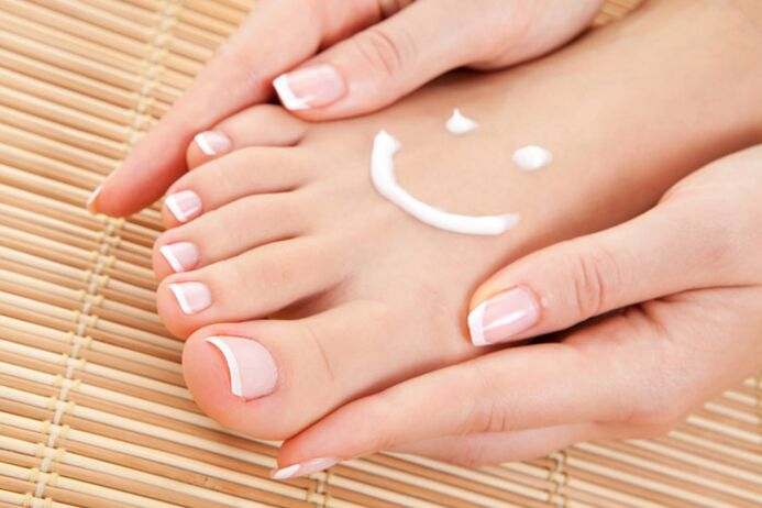 Topical medications will help get rid of nail fungus