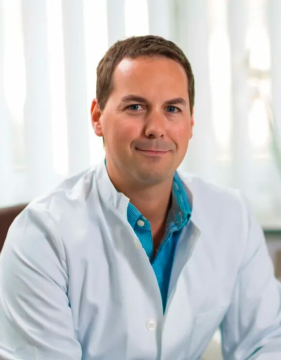 Doctor Dermatologist Raphael Bartosik